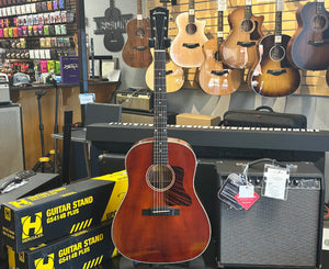 Eastman E10SS/V Slop Shoulder Dreadnought Acoustic Guitar with Case in Antique Varnish