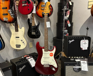 Fender Squier Classic Vibe '60s Stratocaster in Candy Apple Red