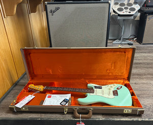 Fender American Ultra Luxe Vintage '60s Stratocaster in Sea Foam Green