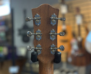 Godin Metropolis Classic QIT Acoustic-Electric Guitar in Natural w/ Tric Case