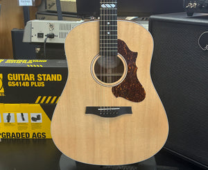 Godin Metropolis Classic QIT Acoustic-Electric Guitar in Natural w/ Tric Case