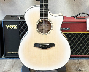 Taylor Guitars 614ce 50th Anniversary Limited-Edition Grand Auditorium Acoustic-Electric Guitar in White Edgeburst