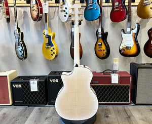 Taylor Guitars 614ce 50th Anniversary Limited-Edition Grand Auditorium Acoustic-Electric Guitar in White Edgeburst