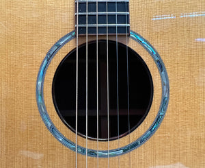 Taylor 910 Dreadnought Acoustic-Electric Guitar in Natural 1996