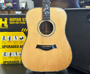 Taylor 910 Dreadnought Acoustic-Electric Guitar in Natural 1996