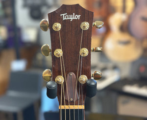 Taylor 910 Dreadnought Acoustic-Electric Guitar in Natural 1996