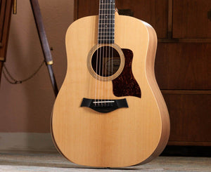 Taylor Guitars Academy 10e Acoustic-Electric Guitar in Natural