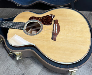 Taylor Gold Label 814e Hawaiian Koa Acoustic-Electric Guitar in Natural